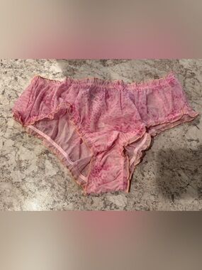 VS PINK WINK Ruffle Cheeky Panty NWT Large